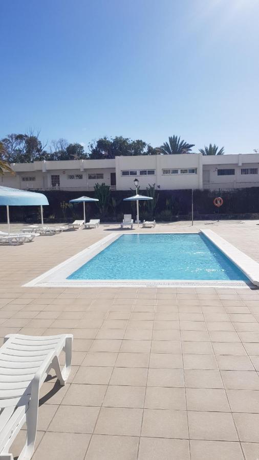Apartamento Relax อาโรนา ภายนอก รูปภาพ